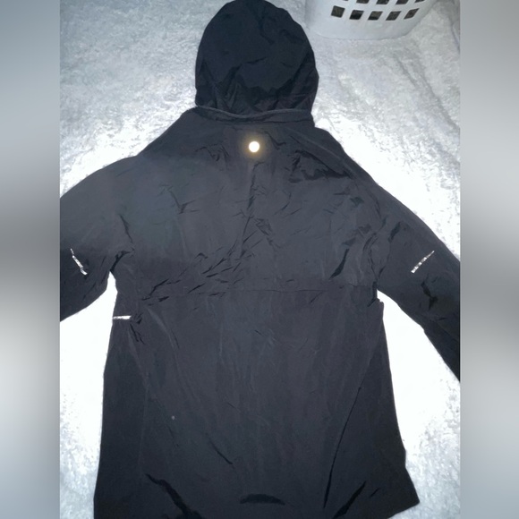 Men’s Lululemon windbreaker jacket never worn size XL - Picture 5 of 11